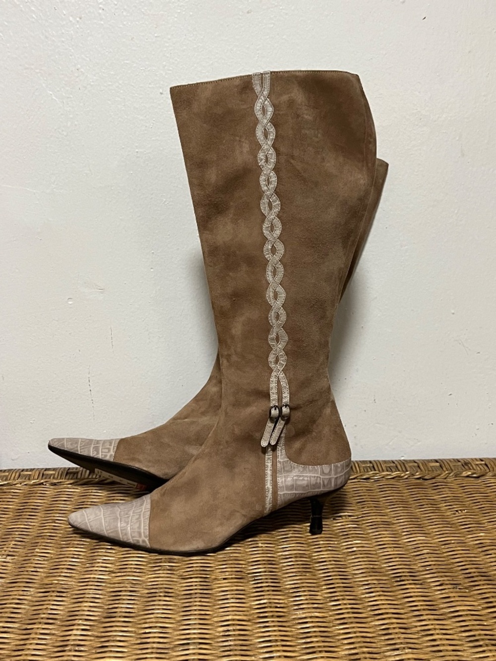 Diane B. knee-high suede boots. Sz. 39/US 8